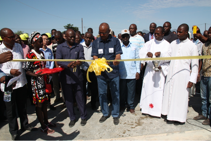 安哥拉松貝市污水系統、污水處理廠及現有供水官網擴展施工總承包工程竣工典禮
